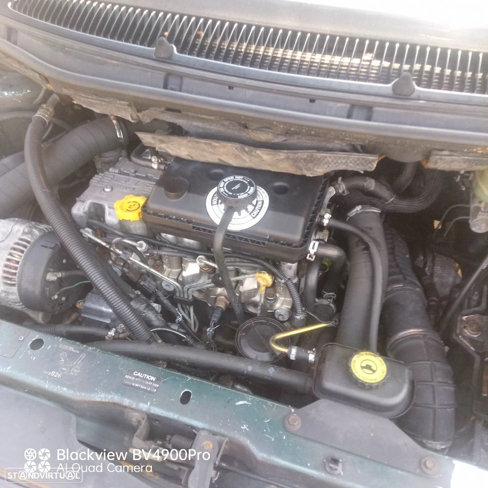 Chrysler Voyager 2.5 TD SE - 6