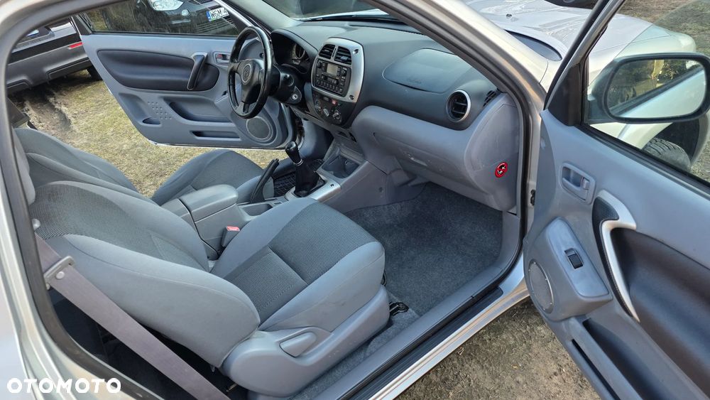 Toyota RAV4 4x4 Sol - 36