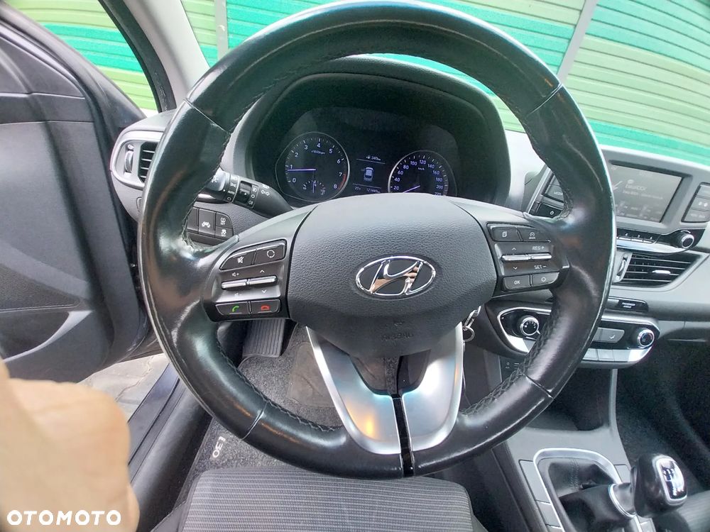 Hyundai i30 1.4 Classic + - 12