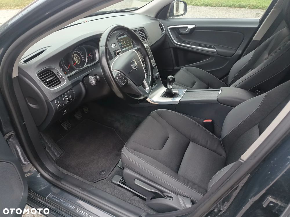 Volvo V60 D3 Edition - 24