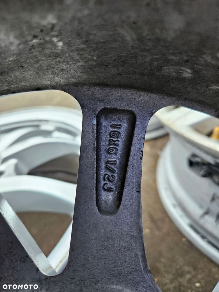 TOYOTA PRIUS PLUS felgi 16" kołpaki komplet - 8