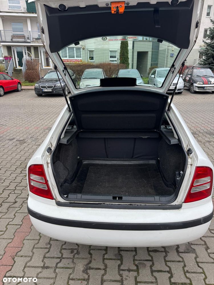 Skoda Octavia 1.8T Tour Classic - 6