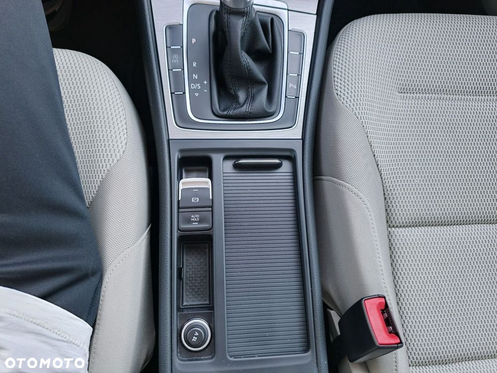 Volkswagen Golf - 35