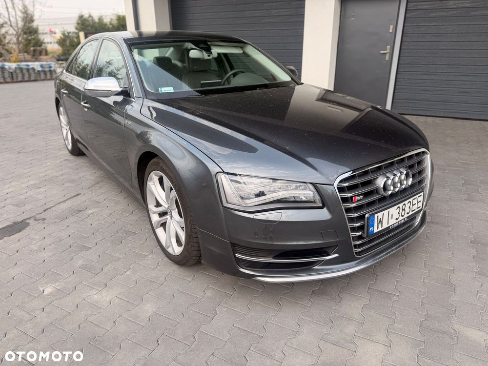 Audi S8 - 4