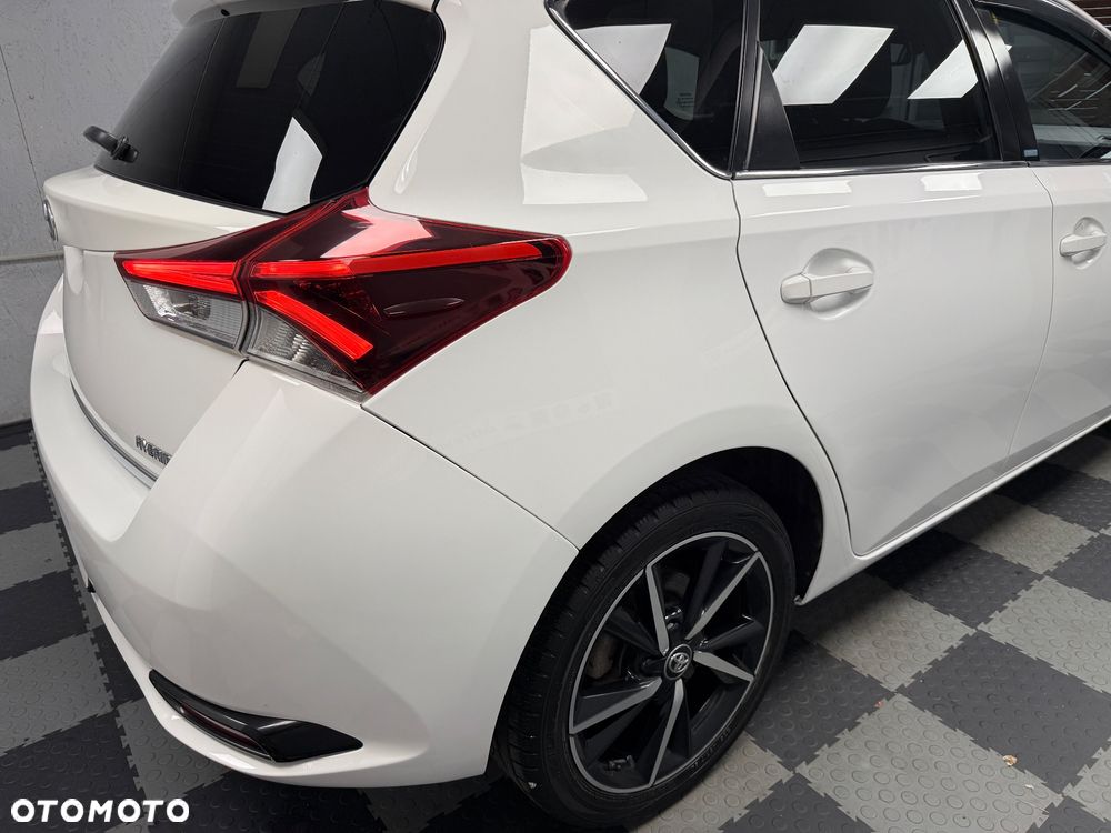 Toyota Auris - 24