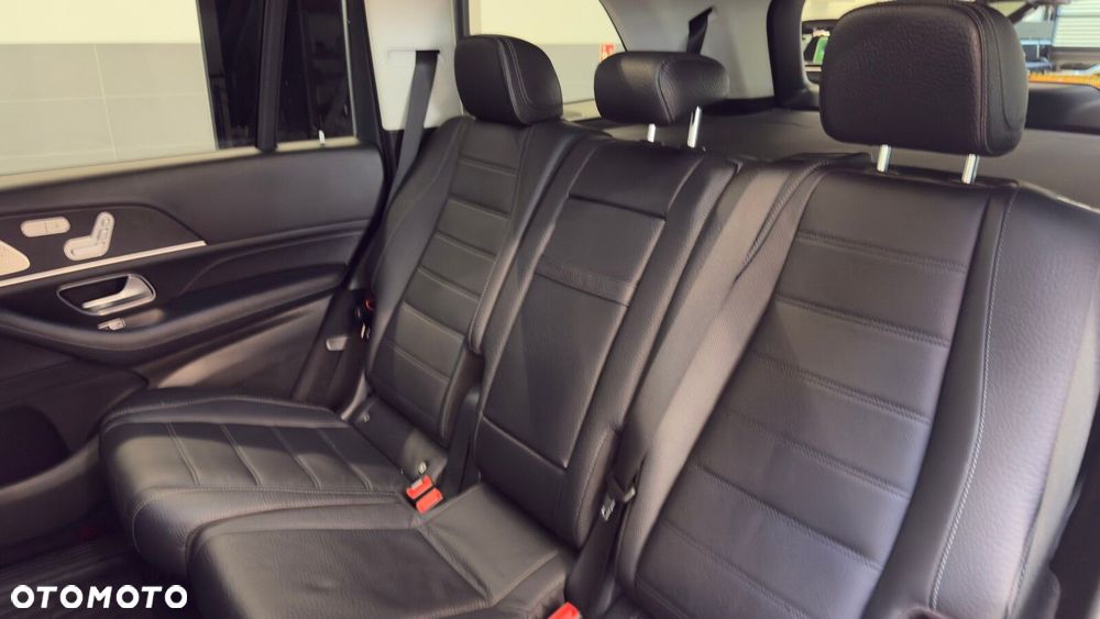 Mercedes-Benz GLS - 25