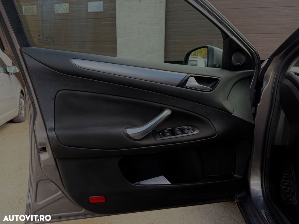 Ford Mondeo 1.6 TDCi ECOnetic - 11