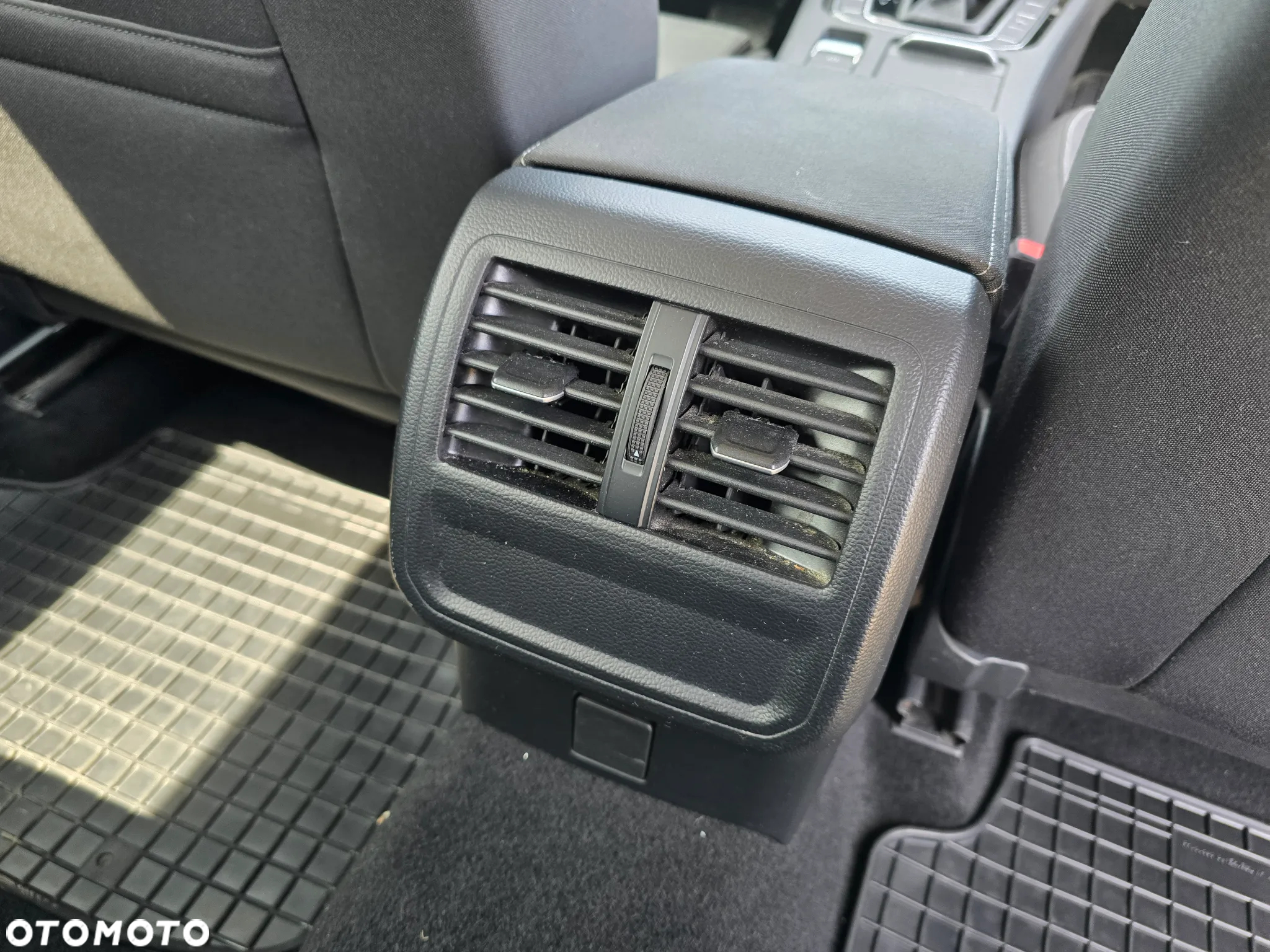 Volkswagen Passat 2.0 TDI EVO Business DSG - 24