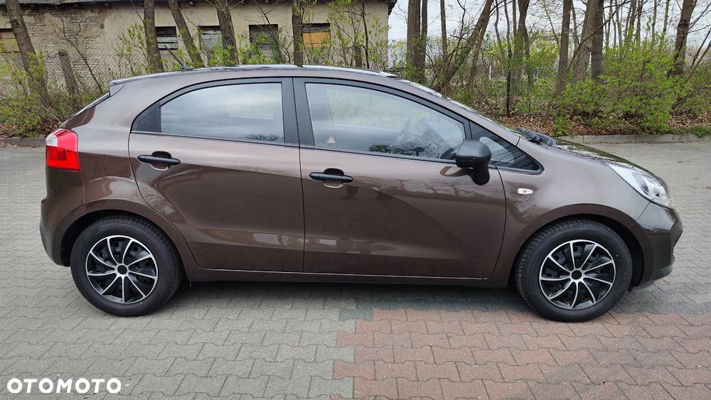 Kia Rio 1.2 Attract - 12