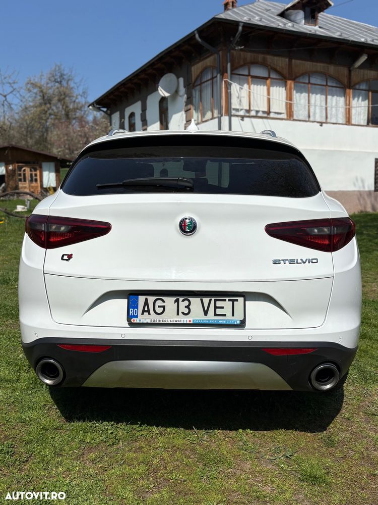Alfa Romeo Stelvio 2.0 Turbo AWD AT8 Super - 8