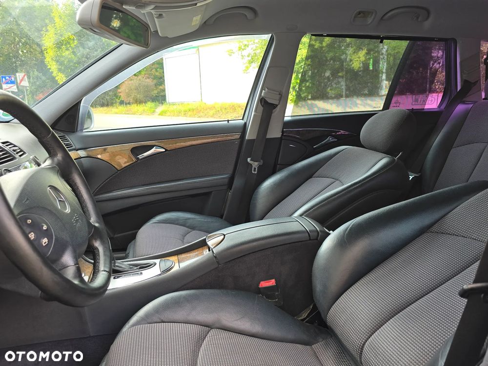 Mercedes-Benz Klasa E 320 T Avantgarde - 25