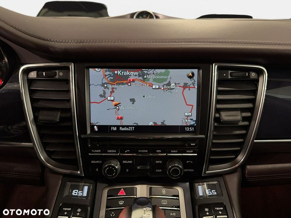 Porsche Panamera - 27
