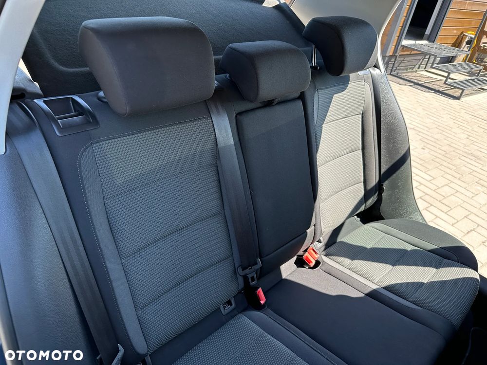 Volkswagen Golf - 23