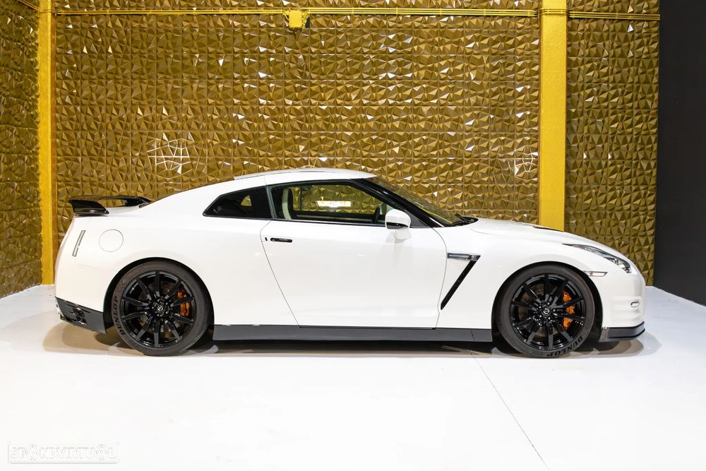 Nissan GT-R Black Edition - 2