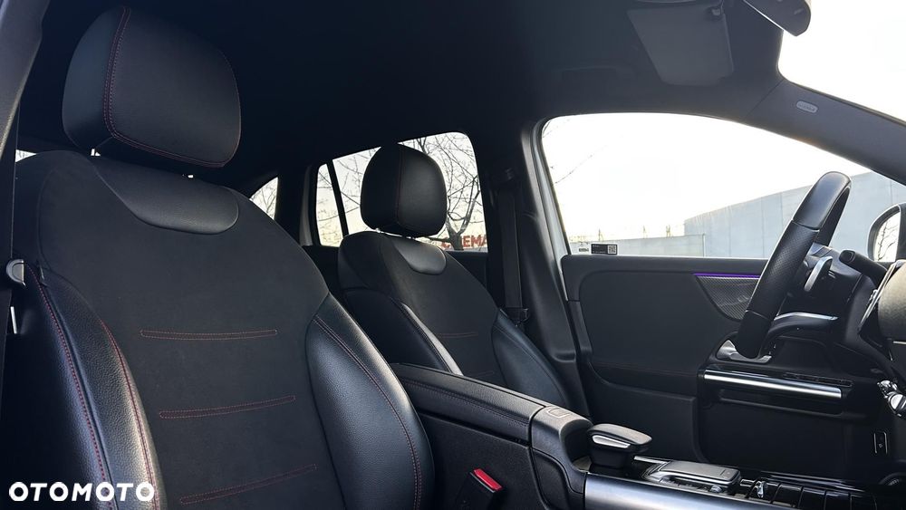 Mercedes-Benz GLA - 23