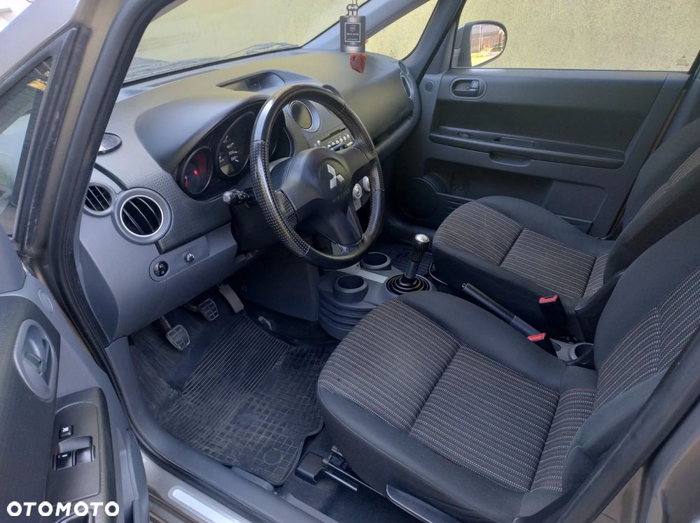 Mitsubishi Colt 1.3 30 Jahre - 8