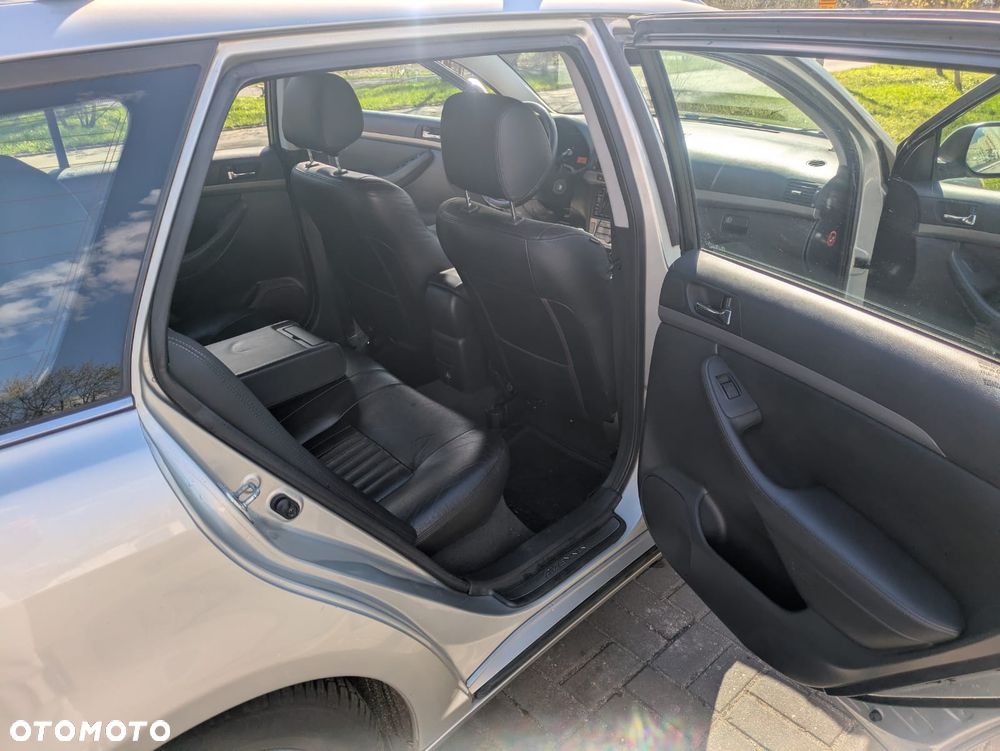 Toyota Avensis 1.8 VVT-i Luna - 17