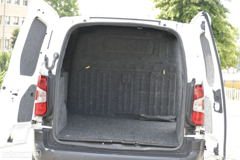 Toyota Proace City 1.5D L1 Comfort com Proteção Interior - 8