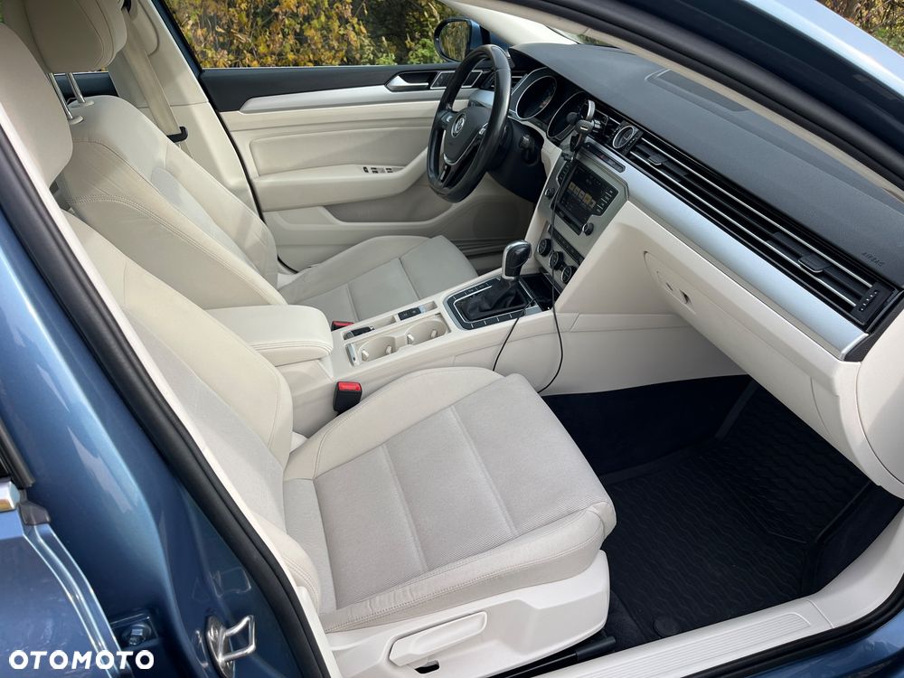 Volkswagen Passat 1.8 TSI (BlueMotion Technology) DSG Comfortline - 9