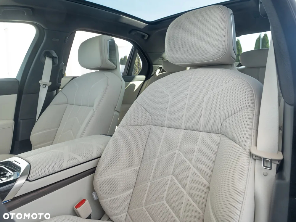 BMW Seria 7 740d xDrive - 9