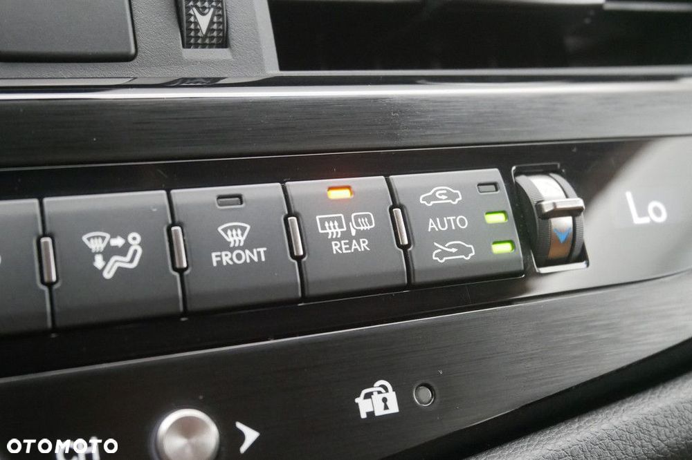 Lexus ES 300h Business Edition - 20