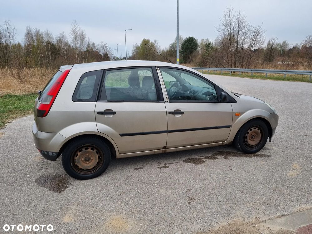 Ford Fiesta 1.3 - 11