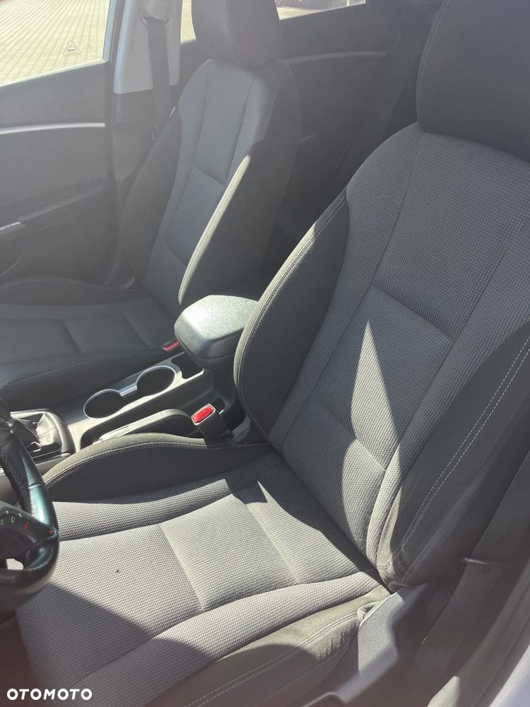 Hyundai i30 1.6 CRDI Trend - 13