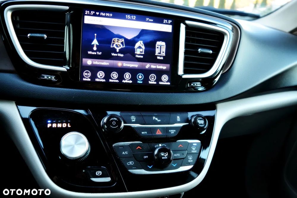 Chrysler Pacifica - 11