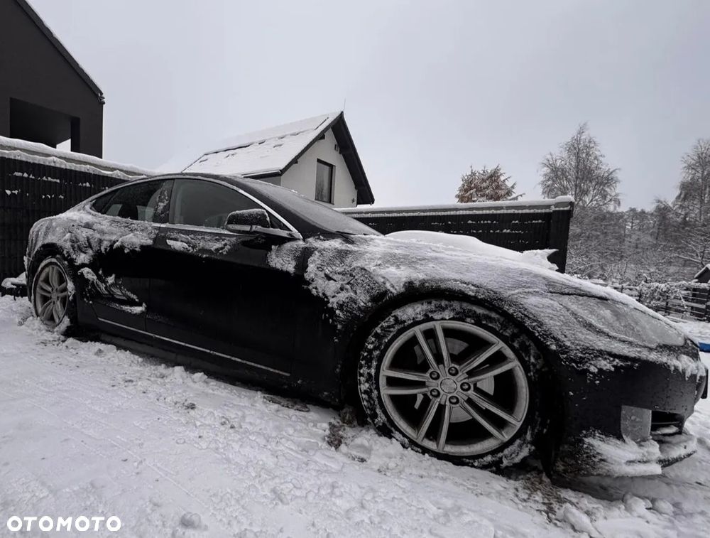 Tesla Model S 70 D - 9