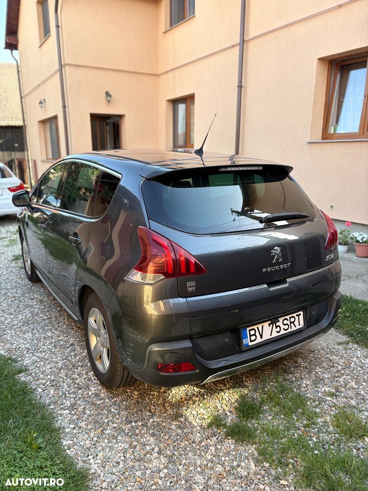 Peugeot 3008 HYbrid4 - 4