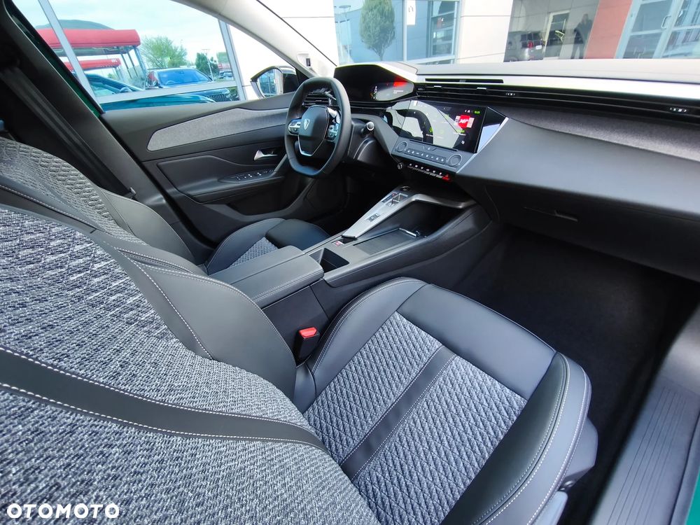 Peugeot 308 1.2 mHEV Allure S&S e-DCS6 - 17