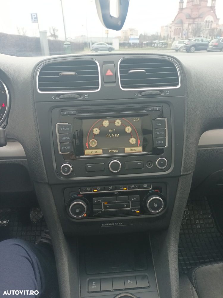Volkswagen Golf - 8