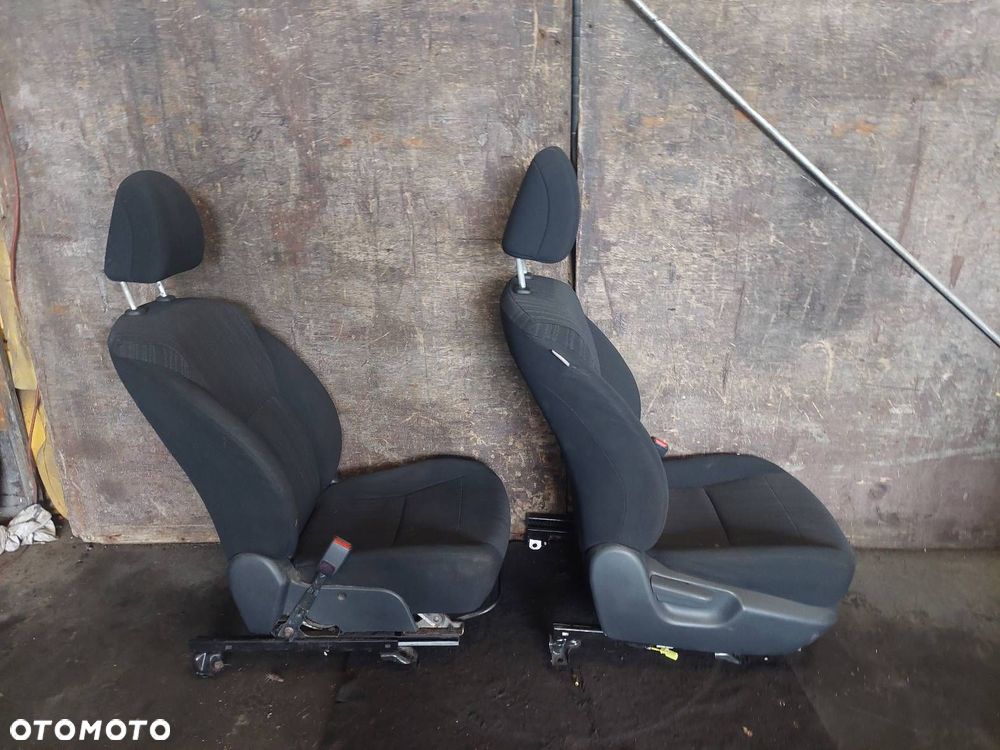 FOTELE KOMPLET LEWY PRAWY KANAPA TYŁ BOCZKI TOYOTA AURIS I HB 5D ID: 236466 - 7