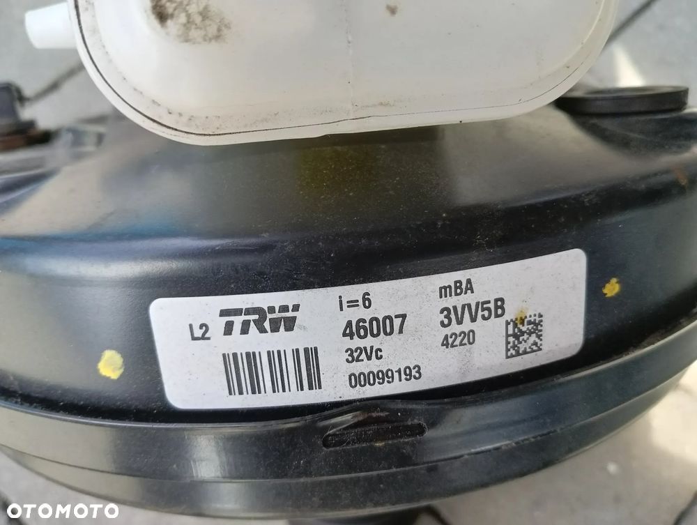 Nissan NOTE E12 46007-3VV5B pompa hamulcowa Serwo - 2