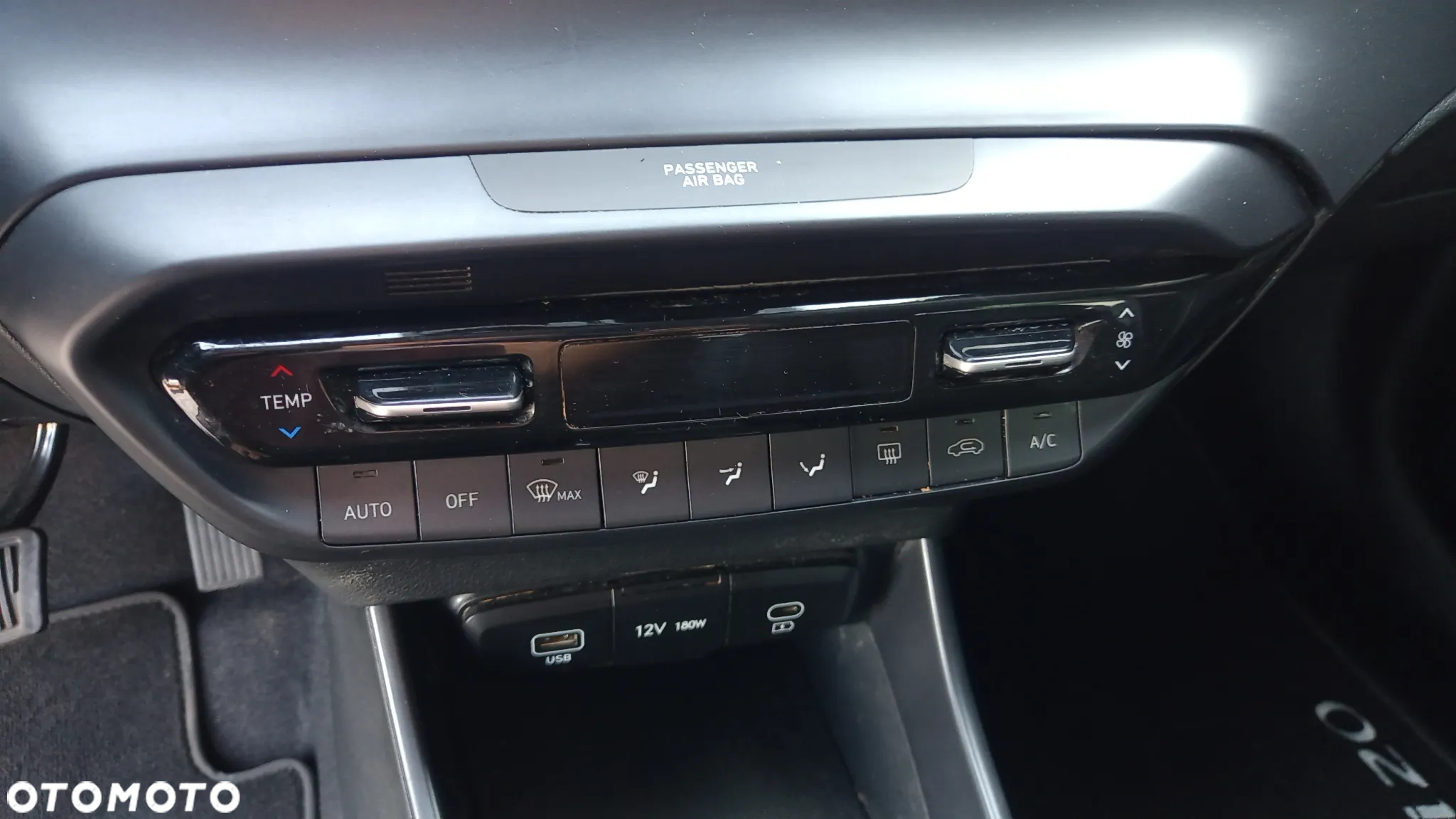 Hyundai i20 - 24