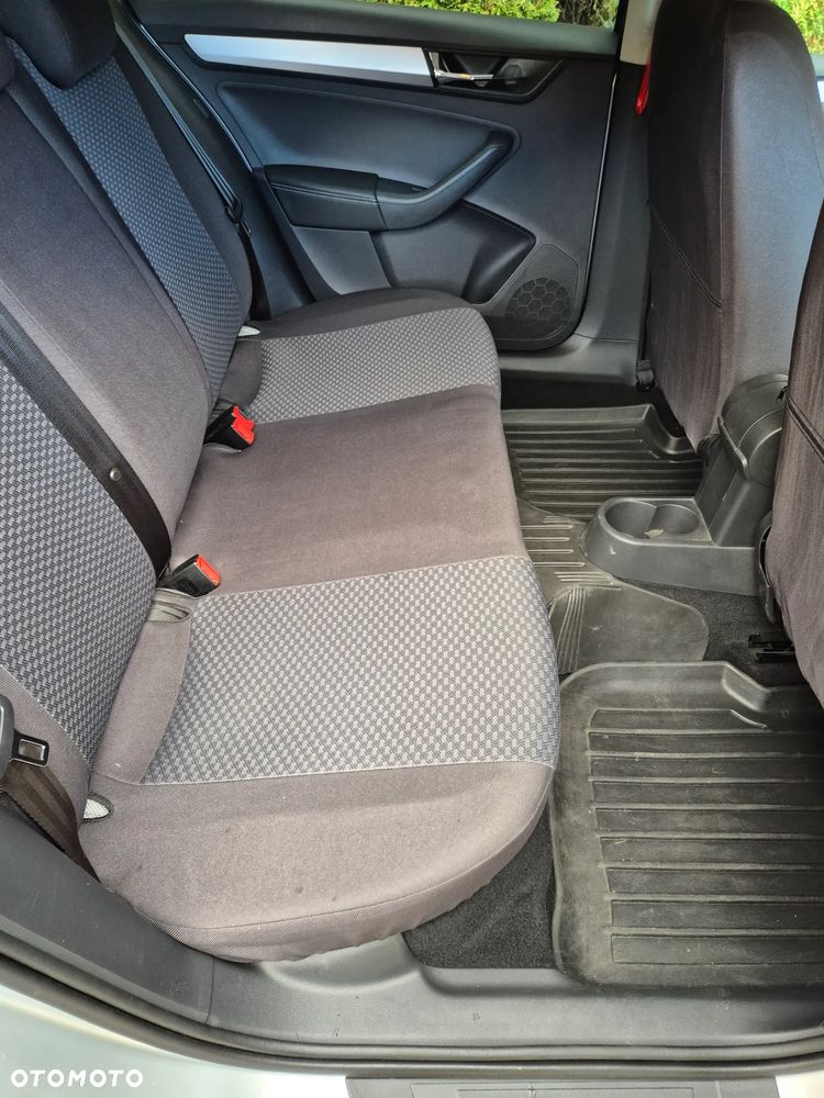 Skoda RAPID 1.0 TSI Ambition - 9