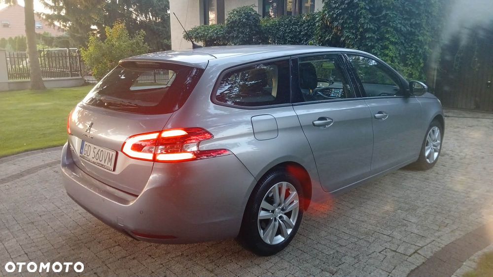 Peugeot 308 1.5 BlueHDi Allure Pack S&S - 10