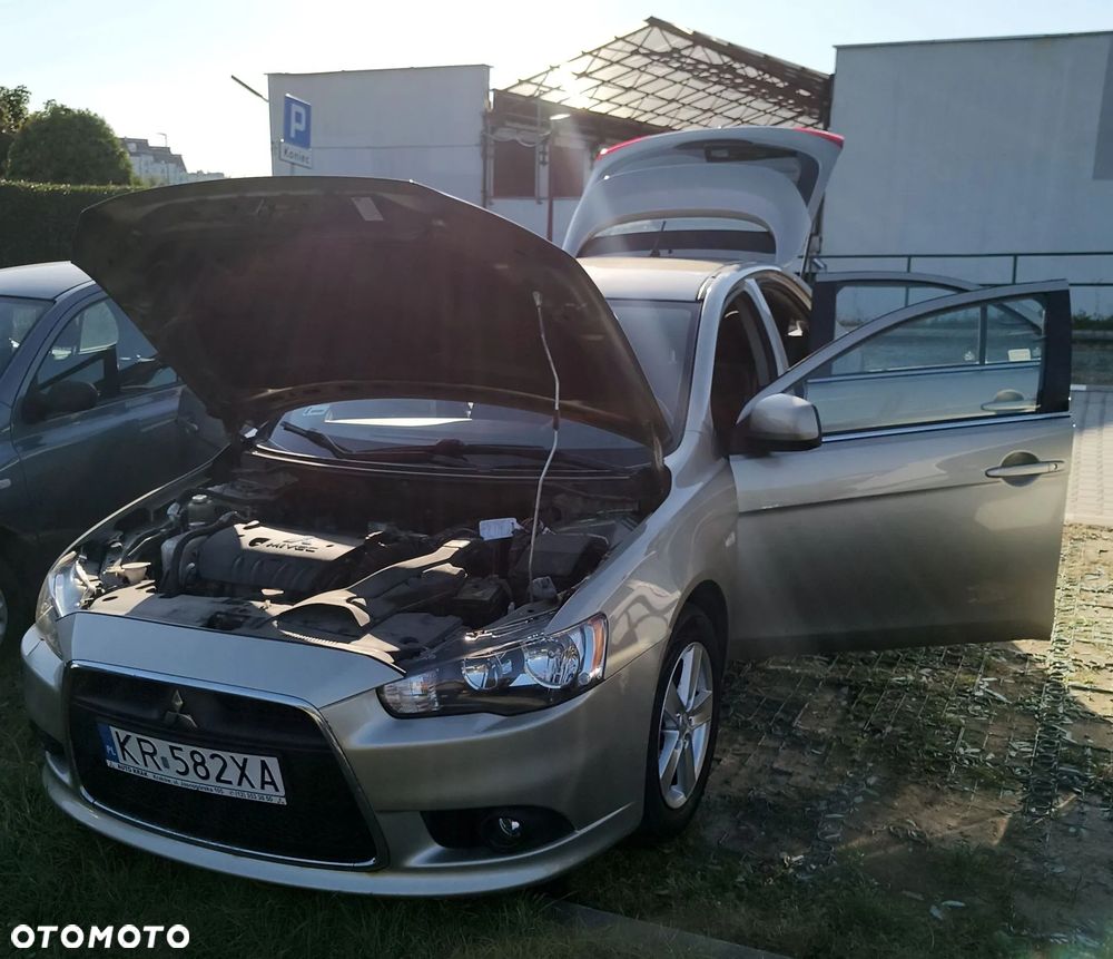 Mitsubishi Lancer - 9