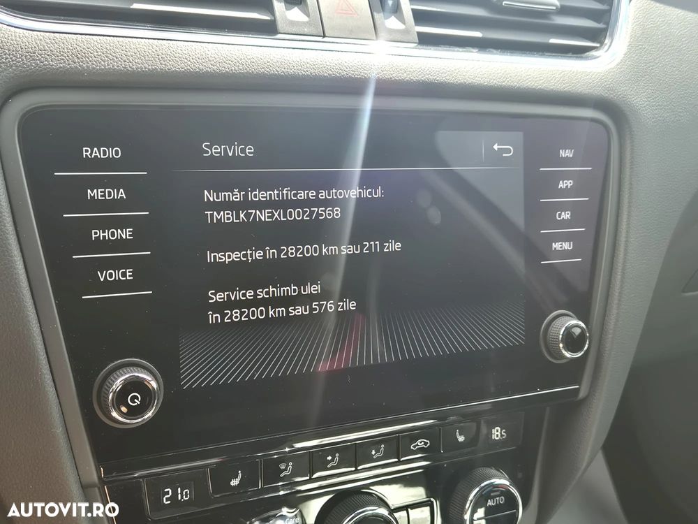 Skoda Octavia 2.0 TDI DSG RS - 22