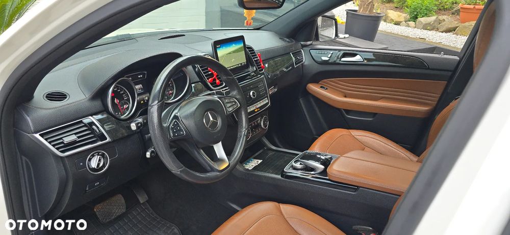 Mercedes-Benz GLE - 38