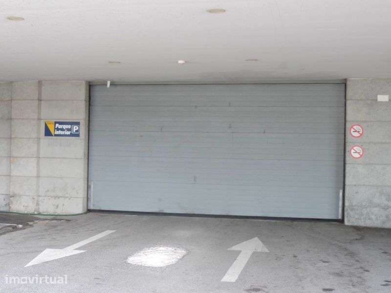 Parqueamento/ CP de Monte Abraão - Grande imagem: 2/5