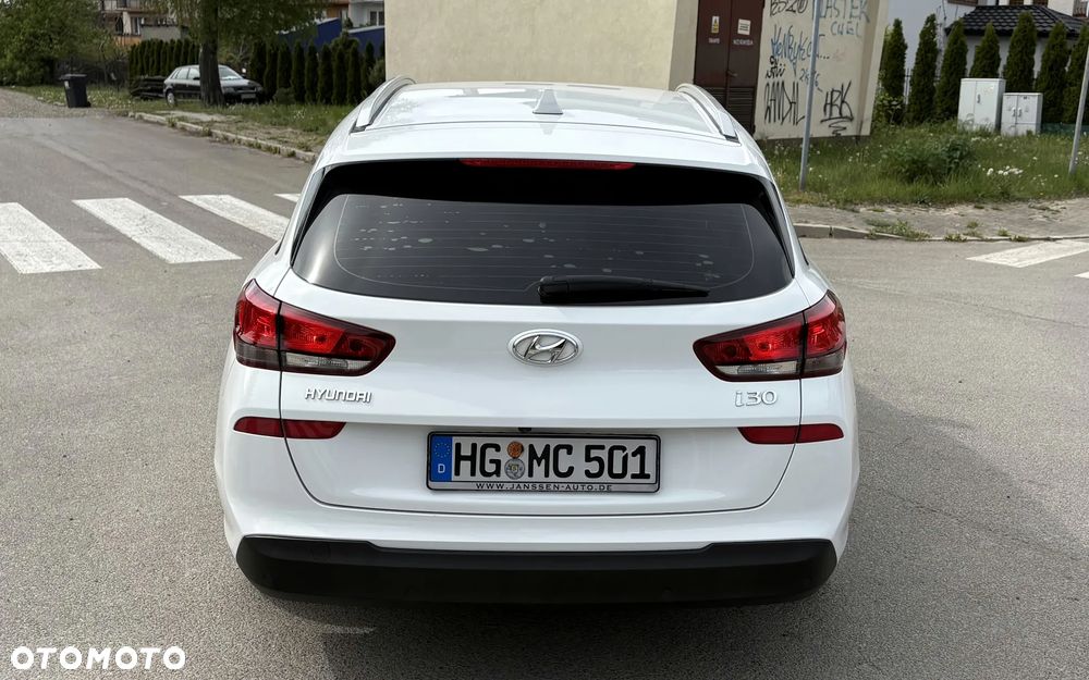 Hyundai i30 1.4 Passion - 8