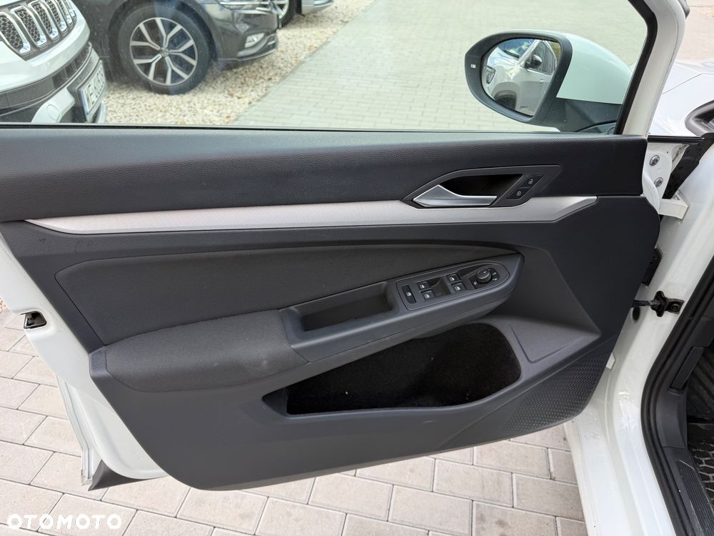 Volkswagen Golf 1.0 TSI Life - 17