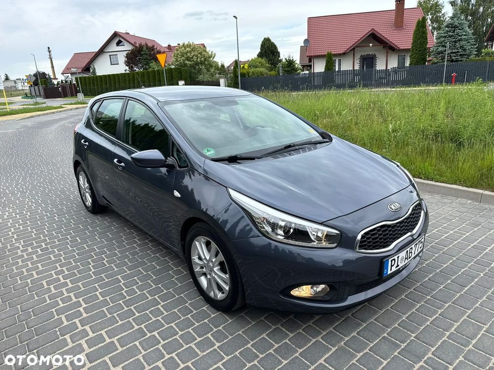 Kia Ceed 1.4 CVVT Dream-Team Edition - 2