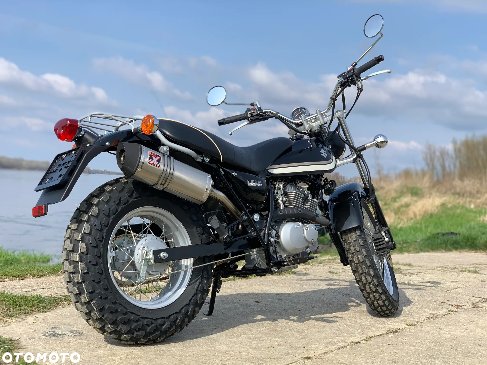 Suzuki RV