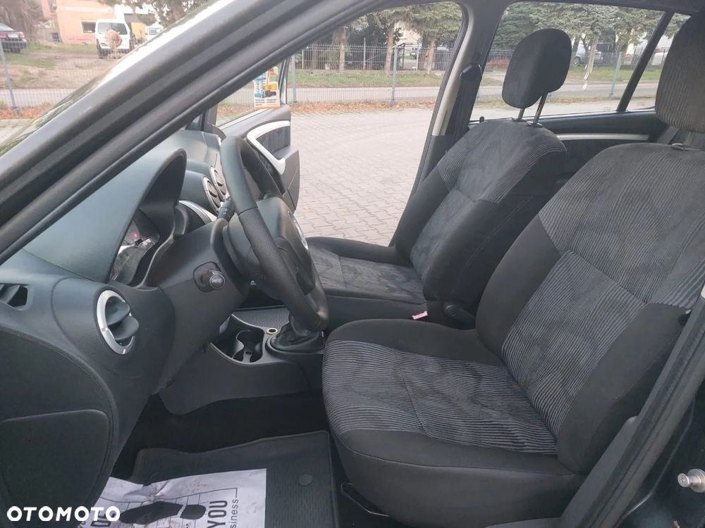 Dacia Sandero - 10