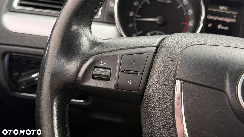 Skoda Superb 2.0 TDI Elegance DSG - 26