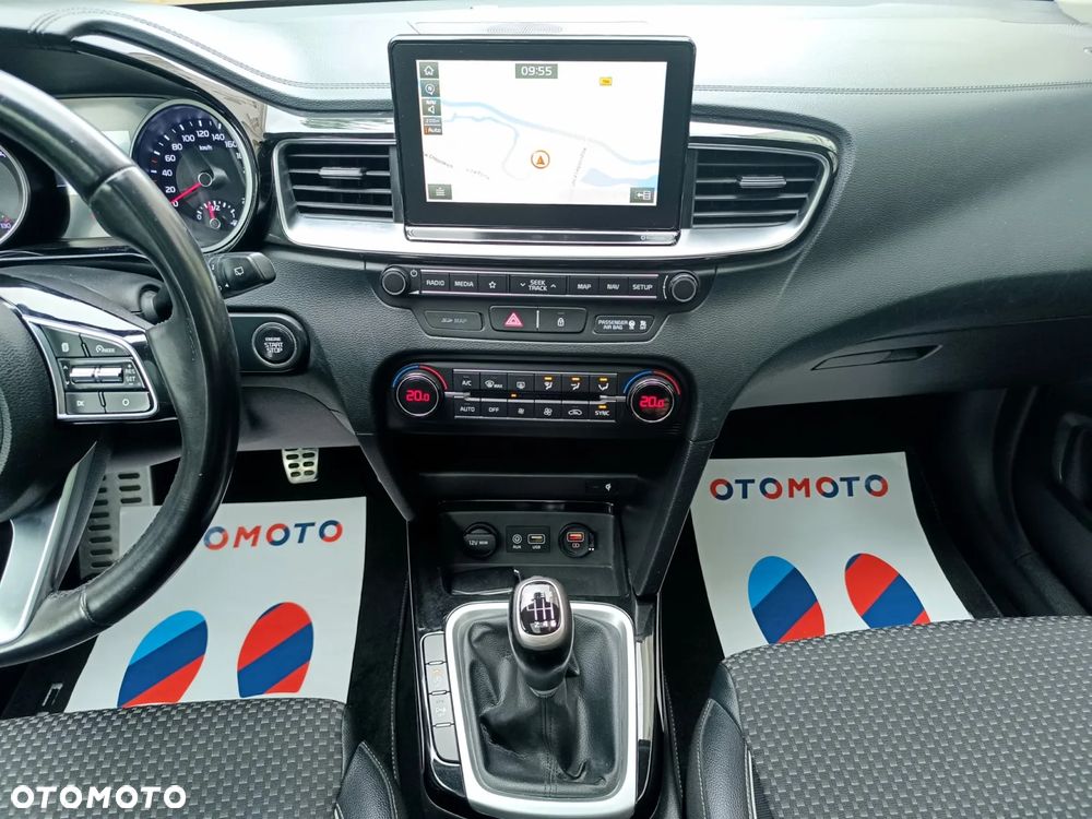 Kia Ceed 1.6 CRDi SCR L Business Line Plus - 31
