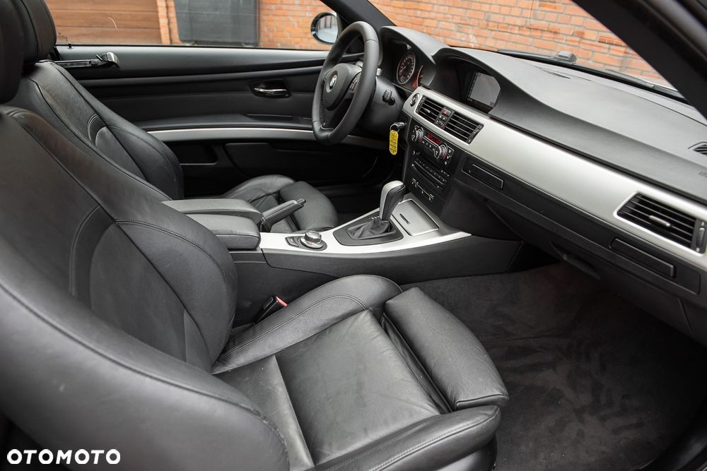 BMW Seria 3 325i xDrive M Sport Edition - 27