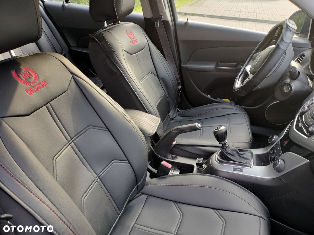 Chevrolet Cruze 1.6 LT - 12